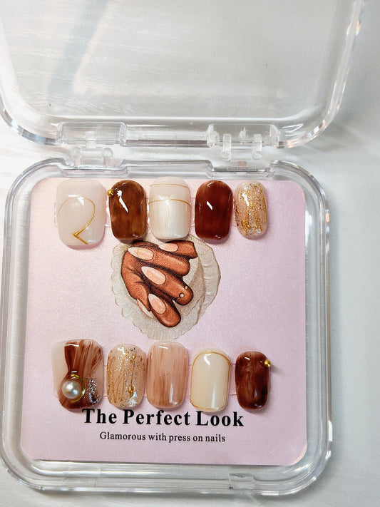 Elegant nails