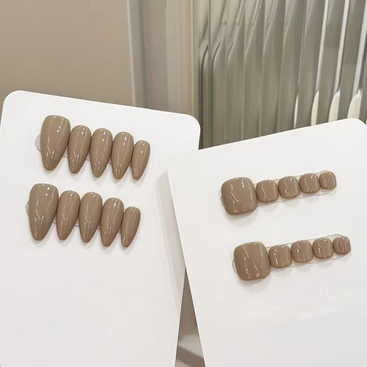 Taupe nails